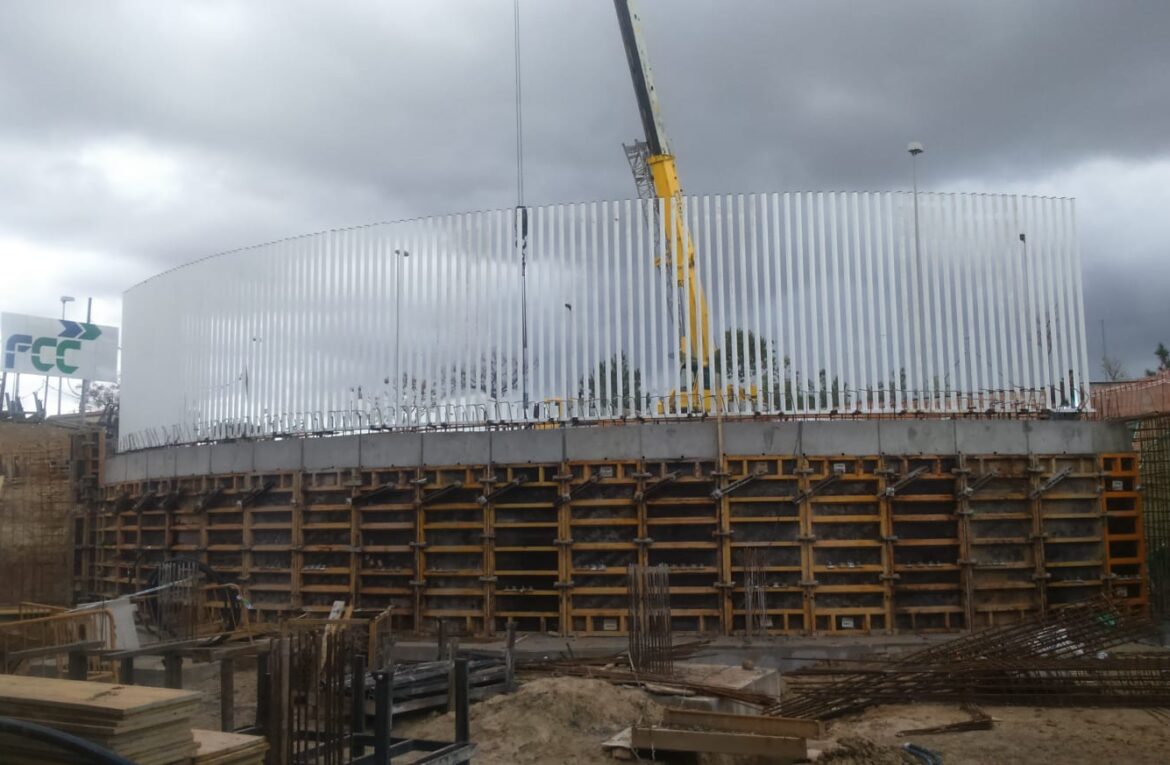 vallado de la sede de euipo en Alicante, oficina europea de patentes (quitar fcc) para organismo de la unión europea, edificio sede única en Europa